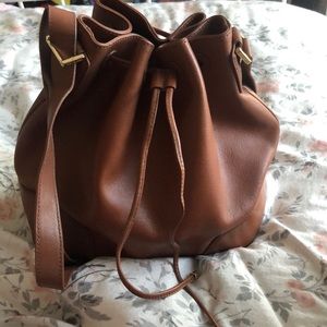 Tory Burch Robinson drawstring bucket bag!